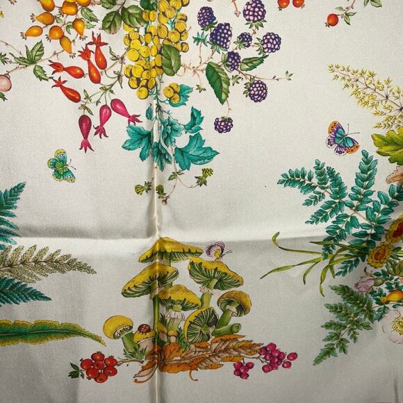 Gucci Vintage Floral Silk Scarf With Box - Picture 12 of 16